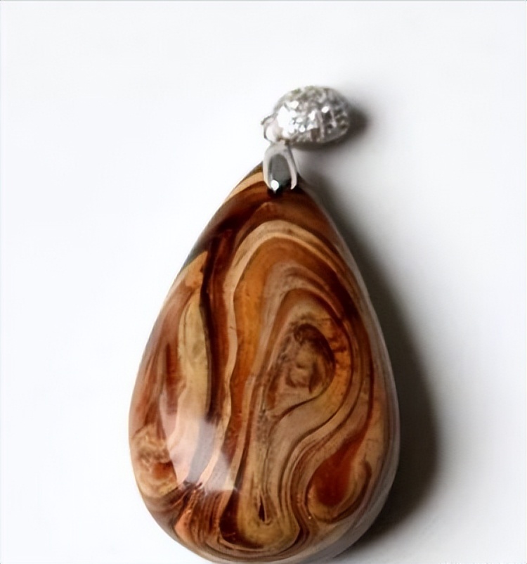 波罗的海琥珀和缅甸琥珀哪个好,墨西哥琥珀和缅甸琥珀