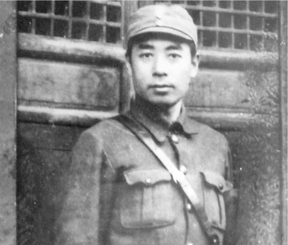 张文秋：毛主席双重亲家，两任丈夫皆烈士，02年身披*旗国**安详长眠