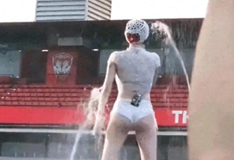 一场疯马秀，把韩国女明星遭遇的“性暴露”，彻底揭开