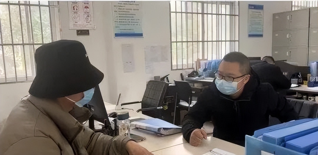 买26层期房，开发商烂尾盖24层，房没了钱还不退，损失谁来承担？