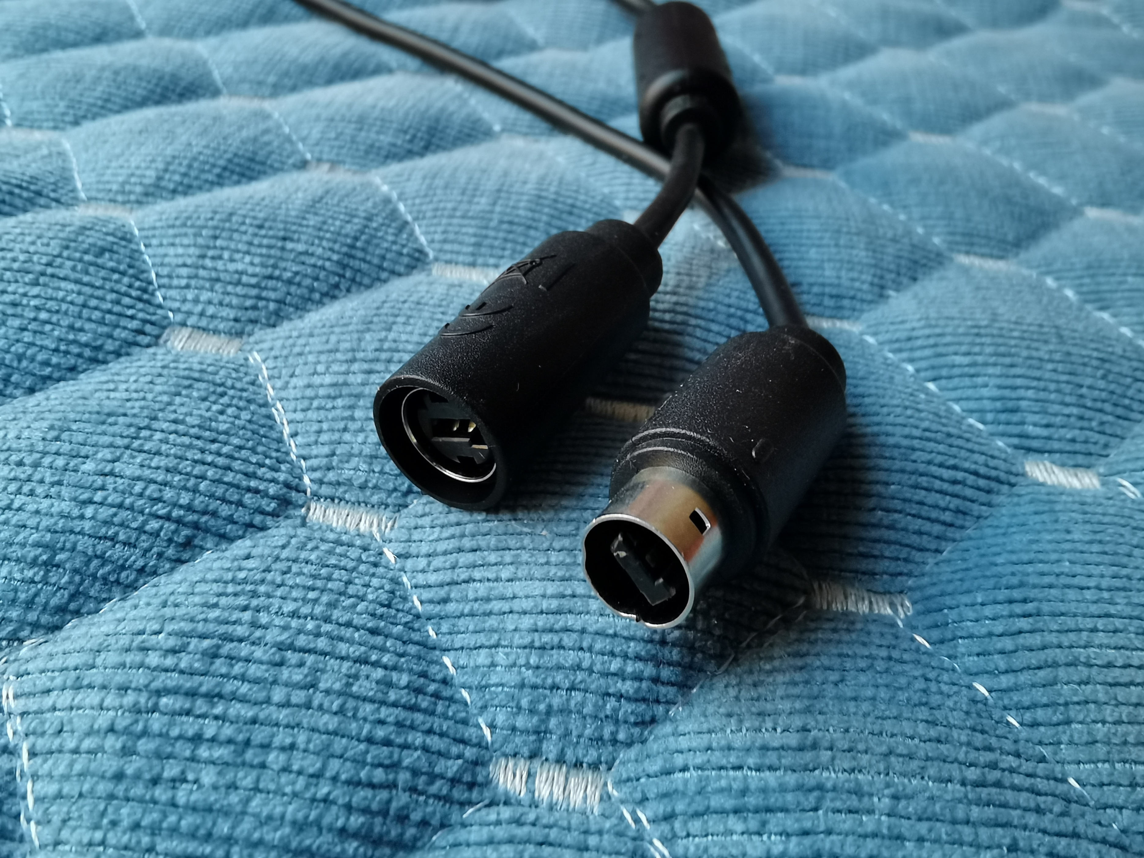 雷蛇幻影战狼v2手柄,雷蛇幻影战狼v2幻彩版手柄测评