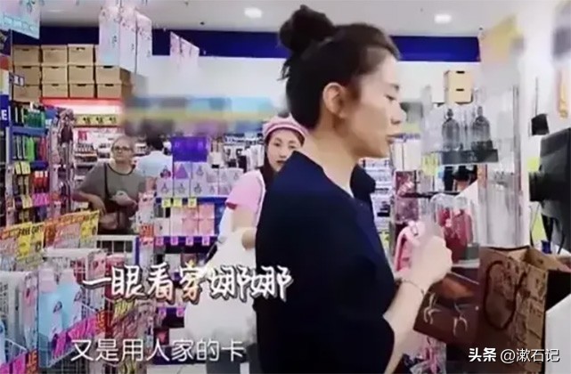 娱乐圈4大抠门精：聚餐不买单，送“假名牌”，欠钱还理直气壮