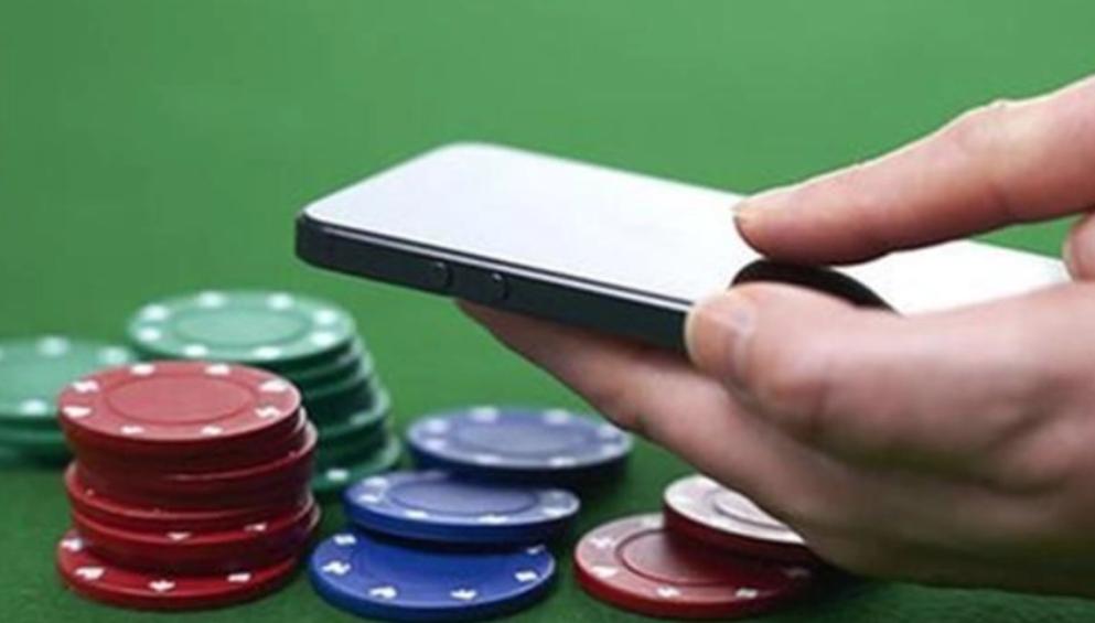 微信红包赌博判多久,利用微信红包赌博流水十万判刑