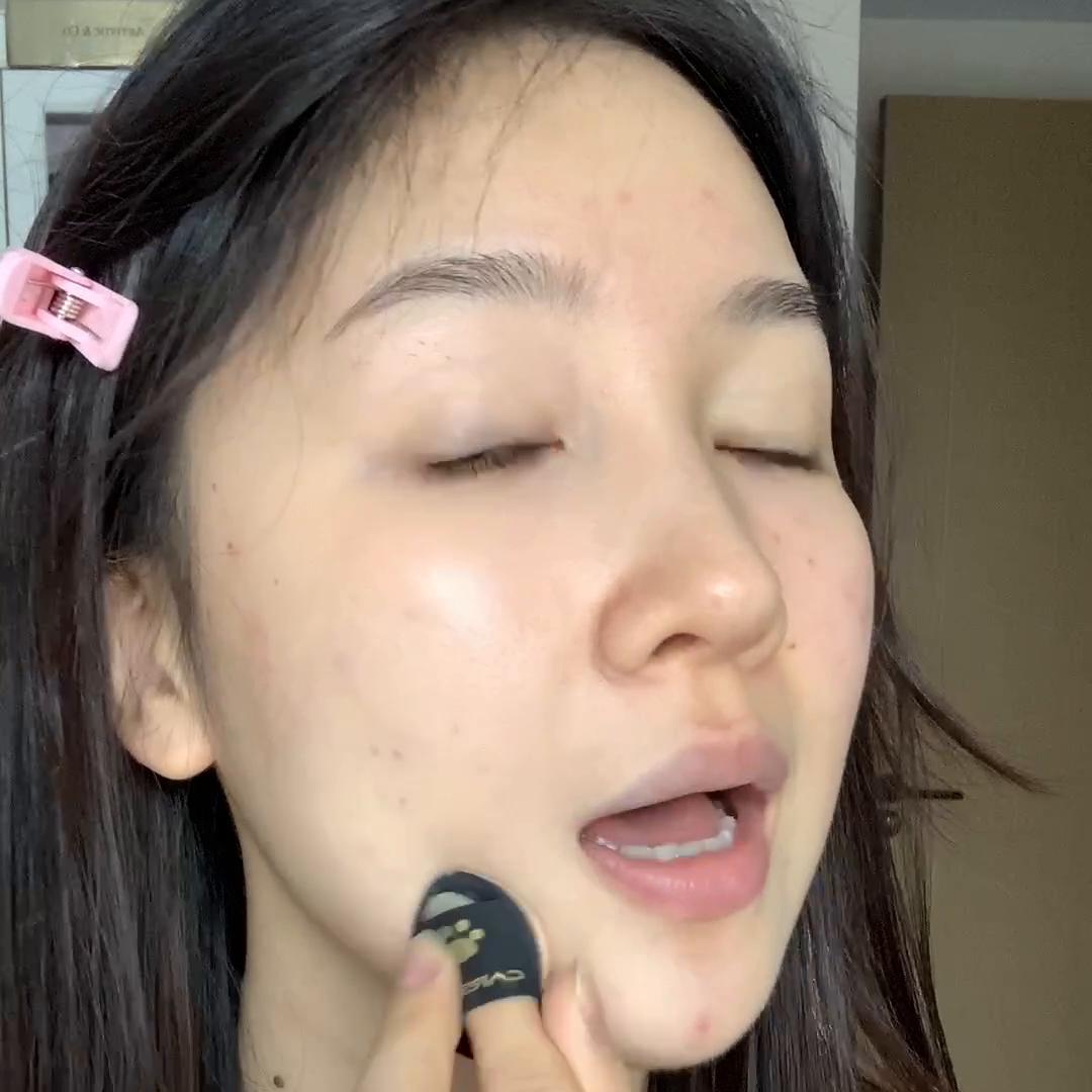 卡姿兰小夜猫粉底液遮瑕效果如何,卡姿兰小夜猫遮瑕膏遮瑕刷沾水吗