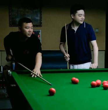 小伙自创台球杆法挑战丁俊晖,仙人杆法挑战丁俊晖原视频