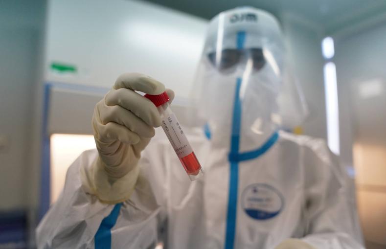 穷得悲哀！57岁民工“上海治病”被隔离：花光18万家底，没钱了