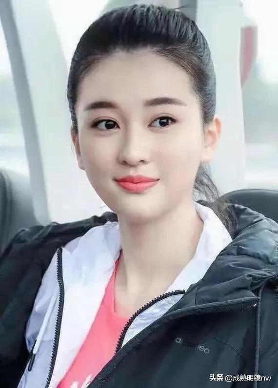 乔欣清新的写真照壁纸,乔欣古装写真照是什么