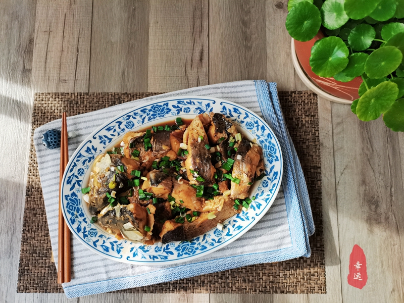 草鱼这样吃才过瘾教你秘制做法,草鱼这样做鲜嫩又多汁特别下饭