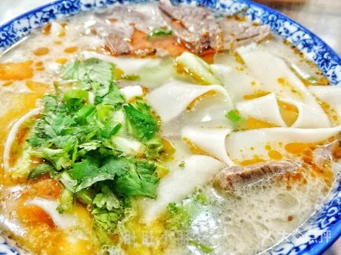 纸碗和塑料碗区别,纸碗是本色好还是白色好