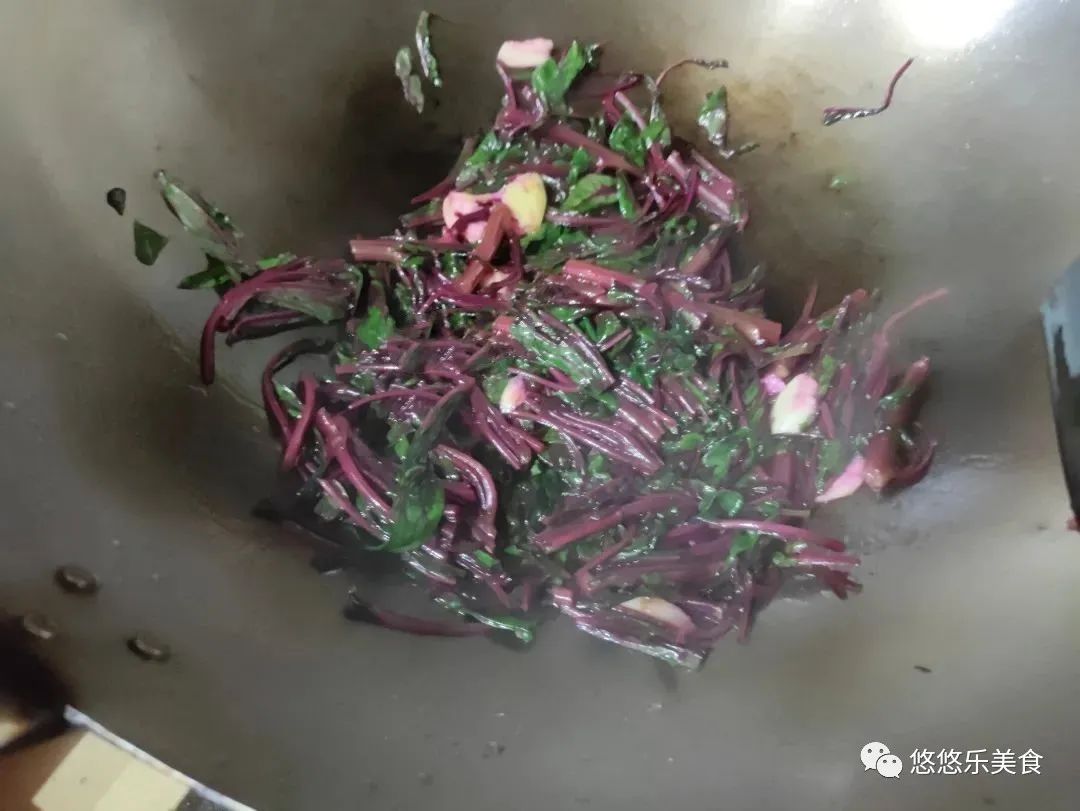 “女人不养肝，满脸都是斑”，常吃这两种，一补肝肾，二防贫血