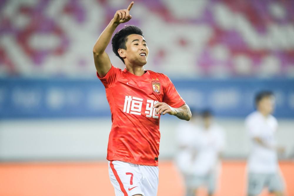 他在恒大踢了多年替补，如今终于熬出头了，新赛季将锁定主力
