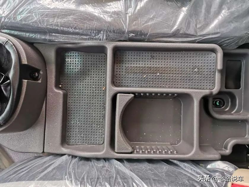 奥驰轻卡v2,飞碟奥驰x2和奥驰v2的区别