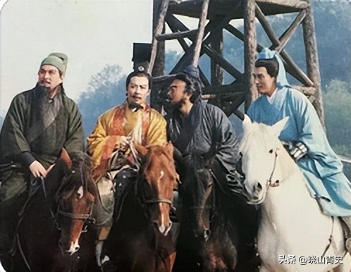 阐述长篇小说三国演义的艺术成就,三国演义的文学风格