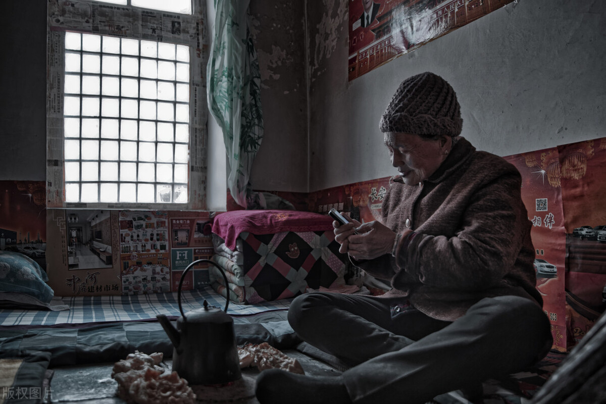 女性每天内裤都很脏是怎么回事,女性内裤每天都脏脏的怎么治疗