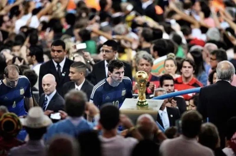 梅西的私人飞机豪华吗,梅西的私人飞机在比利时的报道