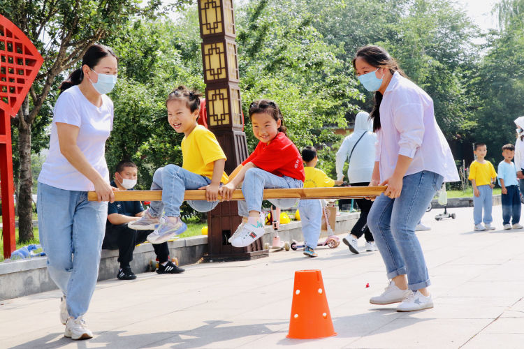幼儿园小手拉大手运动会,大手拉小手幼儿园亲子活动