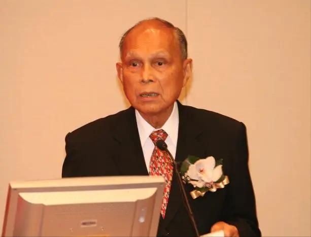 霍英东有10个儿子，为何将三分之二的遗产，给了大房的3个儿子？