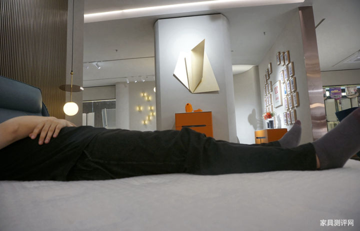 芝华仕的软床排骨架为啥这么稀疏,小户型芝华仕软床实物效果图