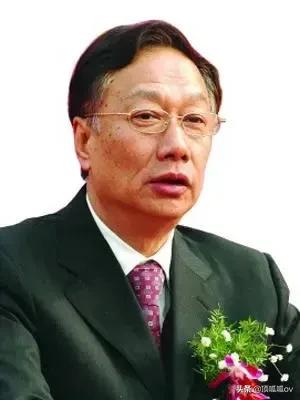 12对著名的“老夫少妻”演绎绝世童话！你相信爱情吗？