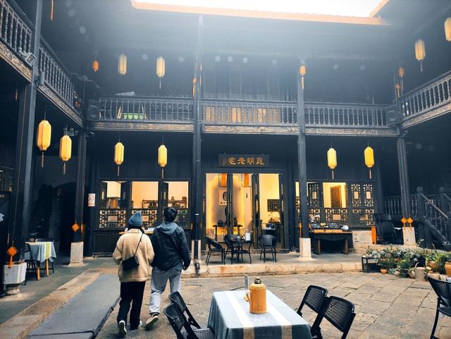 从火炉边到数字平台：爱情观的演变