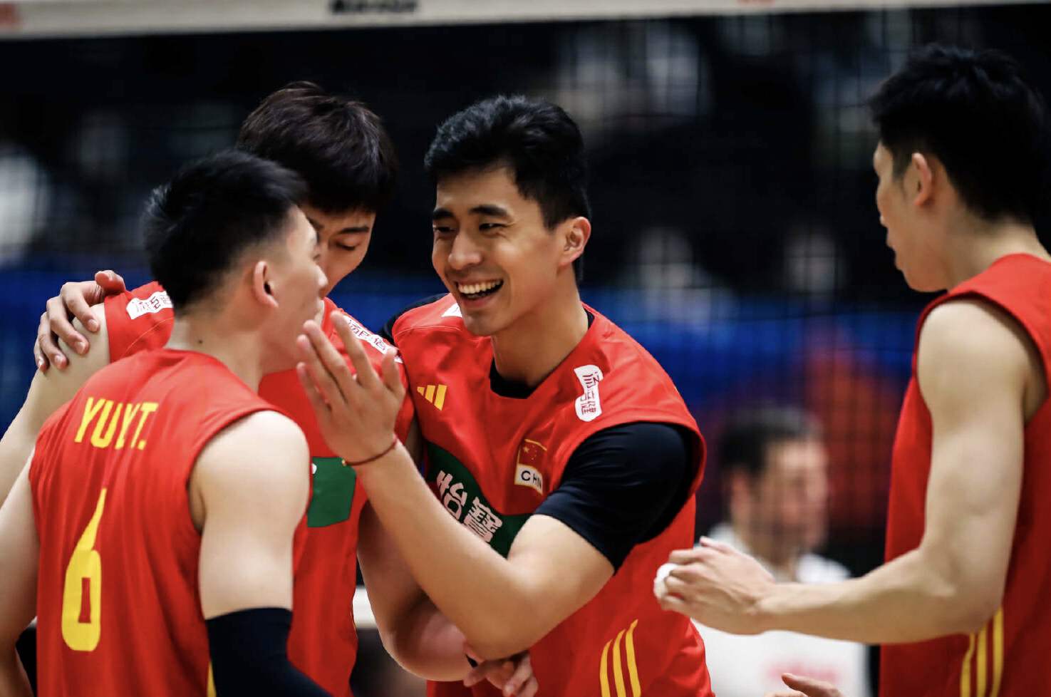 中国队0-3负于伊朗,中国队1:3不敌伊拉克