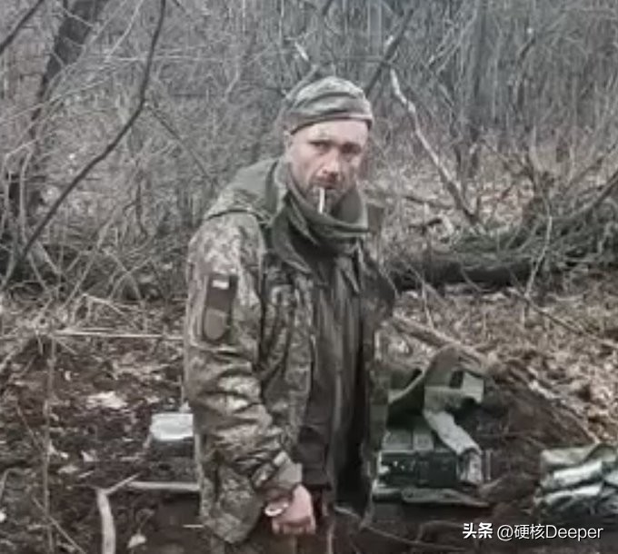 俄方公然放出“处决”视频：乌俘虏叼烟说“乌克兰万岁”后被射杀