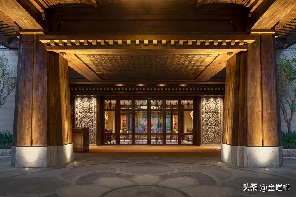 中国首家，全球第六家—九寨沟日赛谷丽思卡尔顿隐世酒店