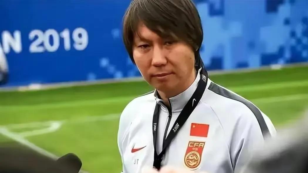 鏉庨搧鑰佸﹩榫欒彶鏄彴鐞冭鍒ら緳鑿插悧,榫欒彶鏉庨搧鑰佸﹩鍥炴潵浜嗗悧