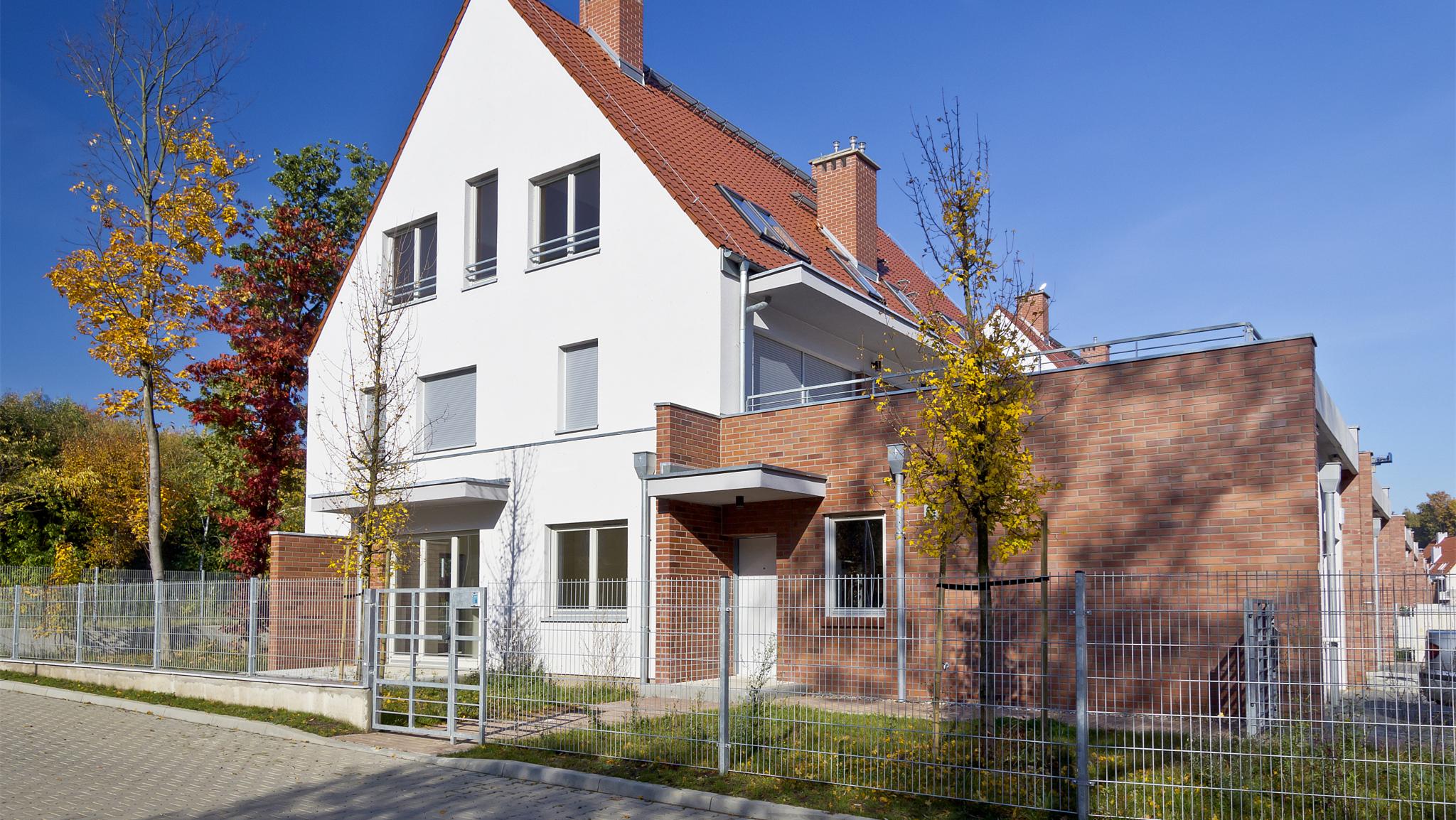 出差一个月妻子怀孕,出差一个月老婆怀孕了这正常吗