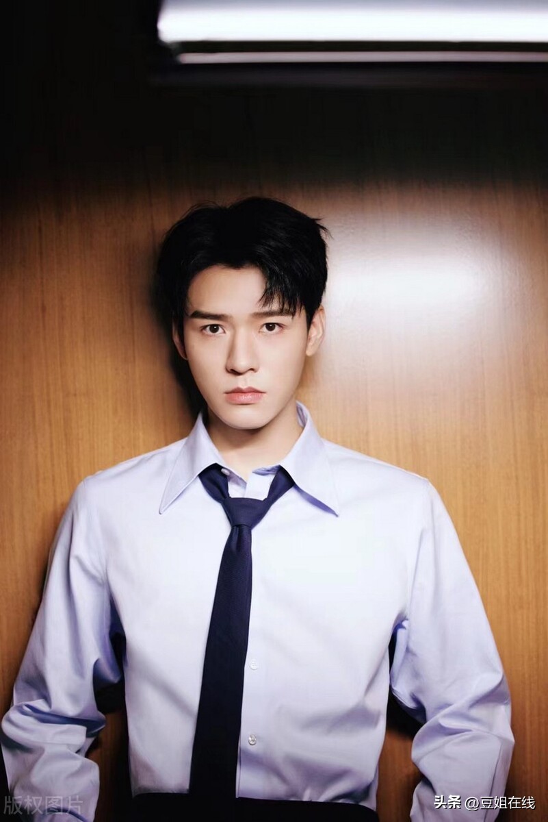 娱乐资讯早知道龚俊杨幂黄明昊王嘉尔王宝强董洁