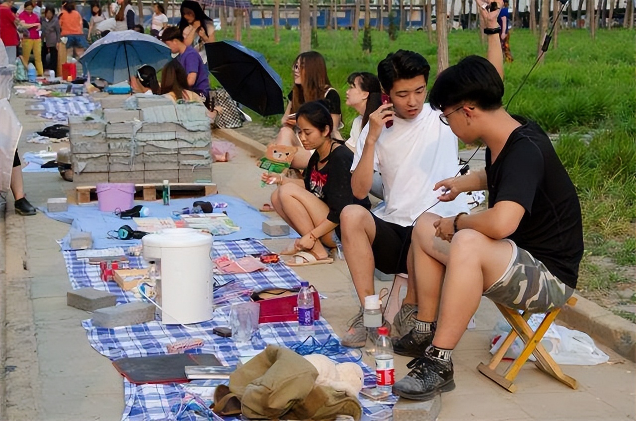 地摊生意最好的创业,摆地摊创业的好行业有哪些