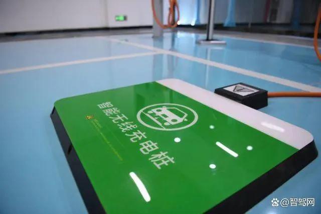 未来的交通新篇章:LV5级自动驾驶与无线充电完美结合