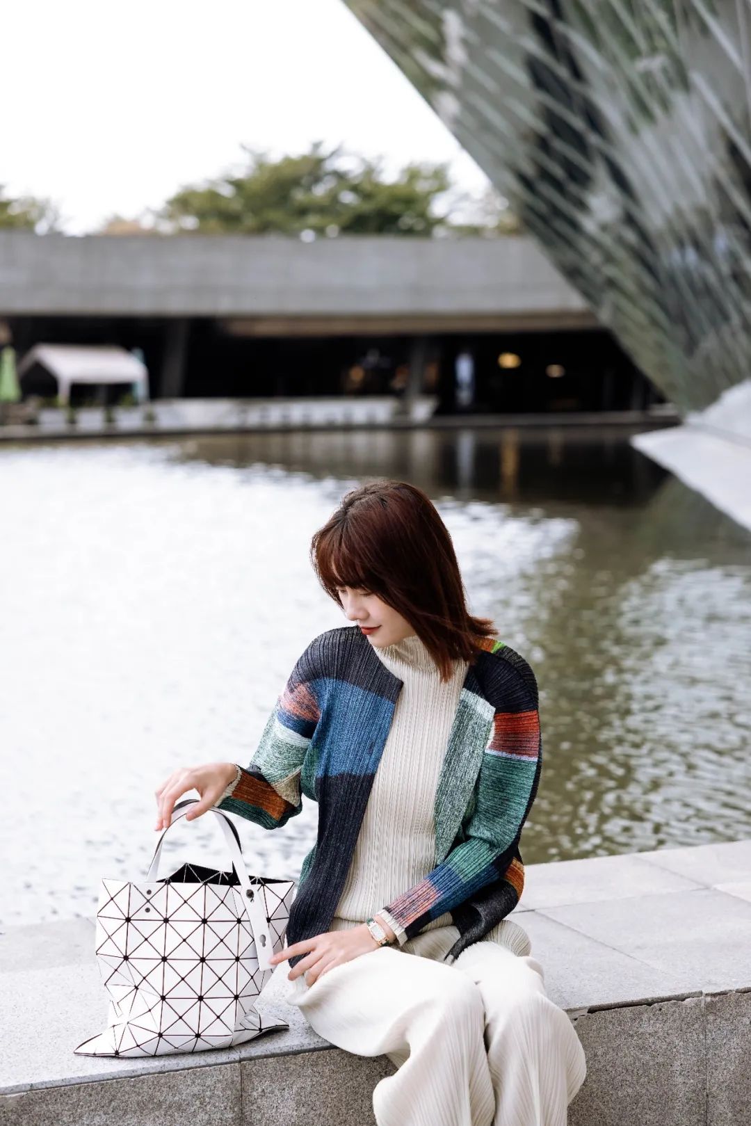 广州第①家「三宅一生」揭幕，这些超火单品拉满秋冬氛围感