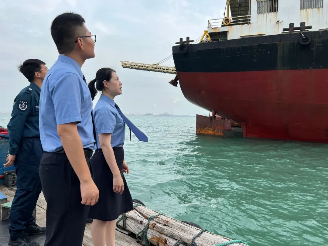 福建海警一日查获4起非法采砂案,海警严查非法采砂行为