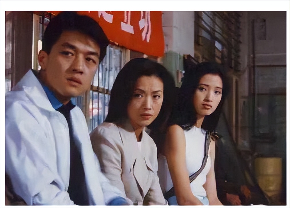 主持人管彤41岁嫁普通丈夫,著名主持人管彤结婚了吗