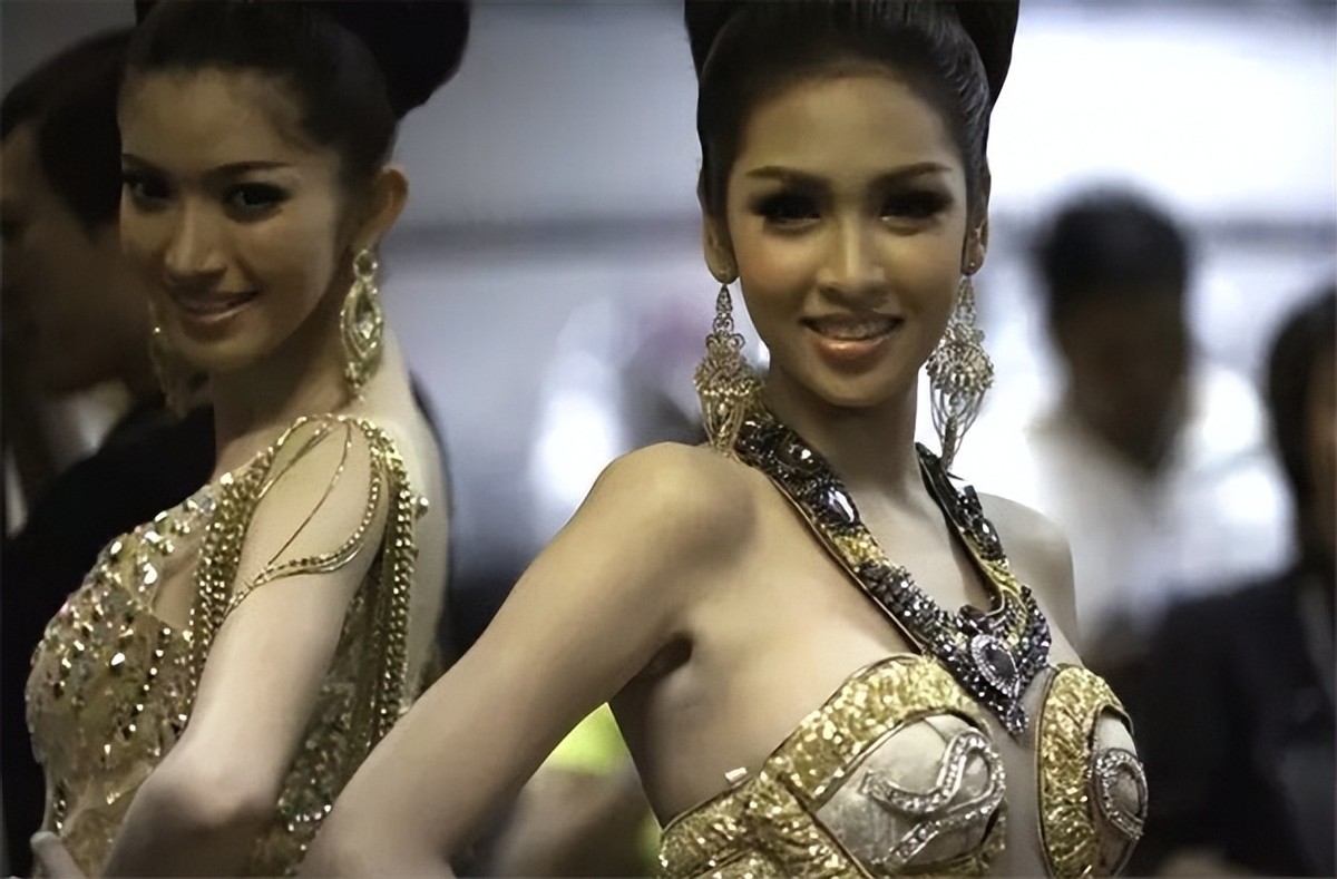 泰国双男主悲剧,泰国双重命运