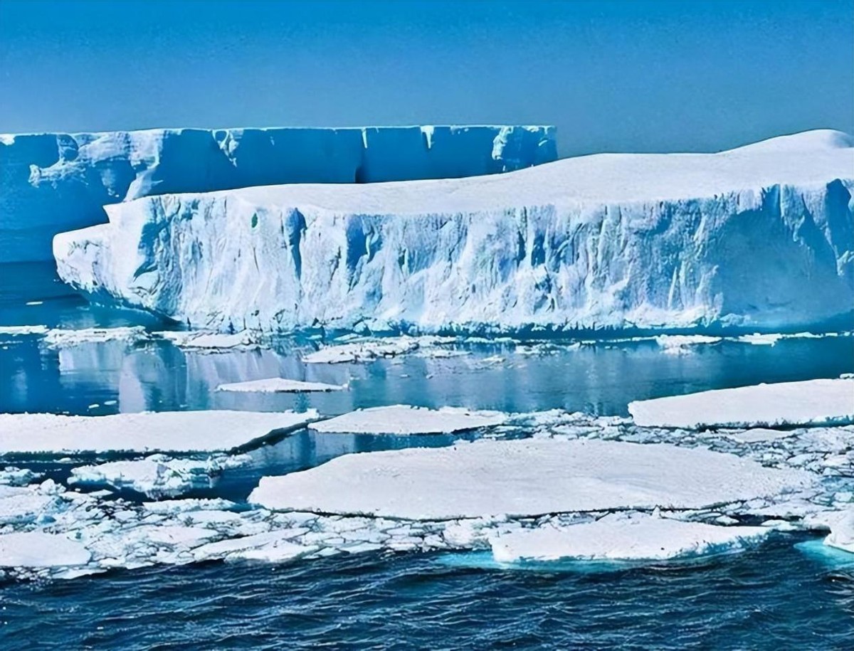 从央视名嘴到无名大爷,从无名到高朋满座郭德纲