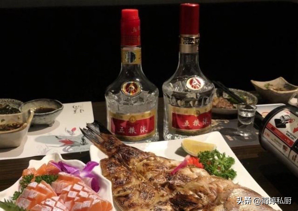 中秋白酒推荐200到300,中秋送酒200多一箱推荐