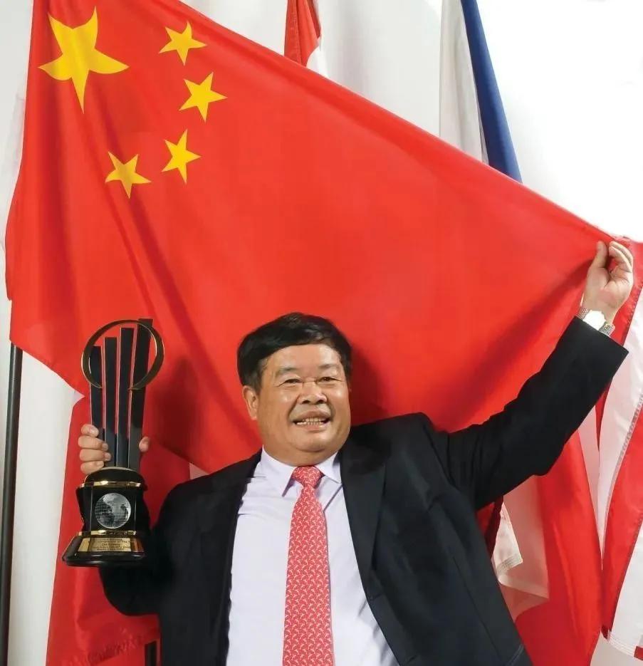 以历史的眼光看问题,以历史的视角看发展