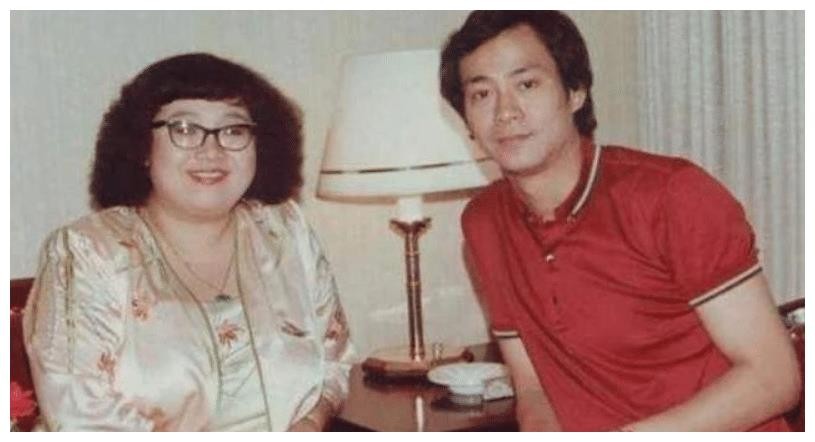 郑欣宜被曝抑郁症后露面,郑欣宜消失三个月首露面