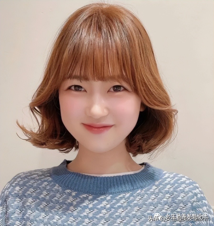 烫短发内扣的步骤,烫外翻内扣卷发教程短发