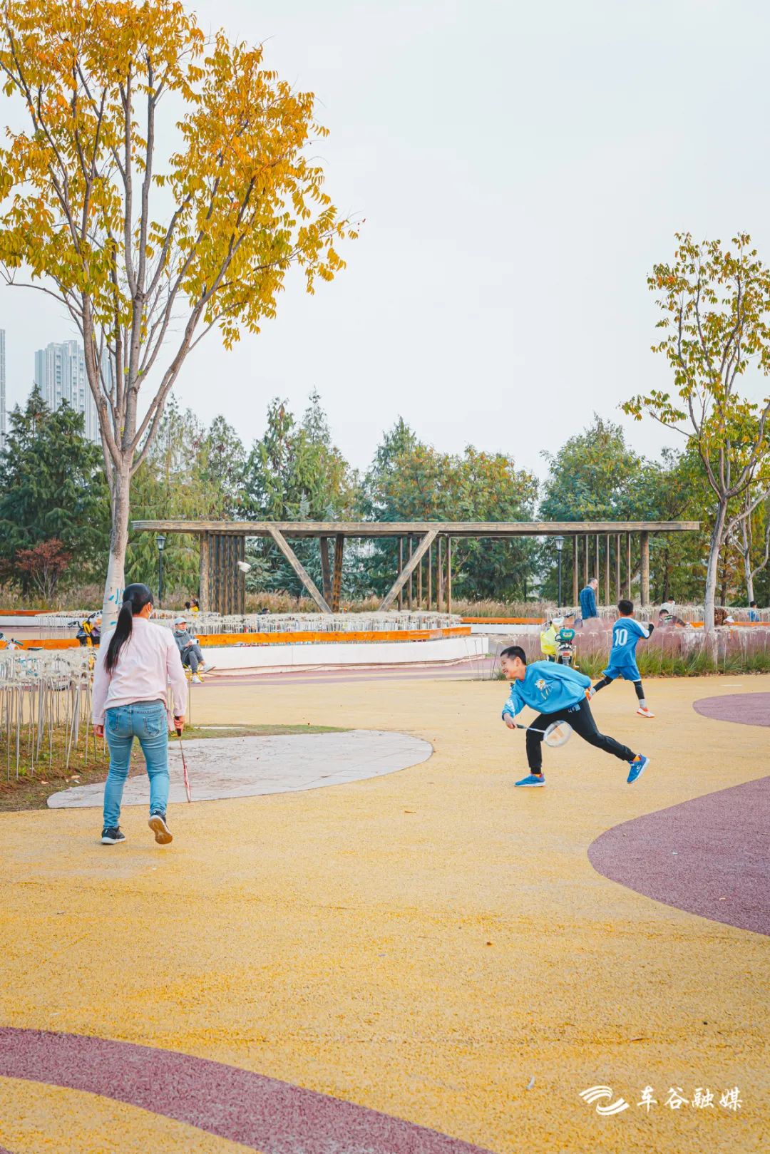 淘金山骑行绿道和东湖骑行绿道,周末绿道骑行一路都是美景