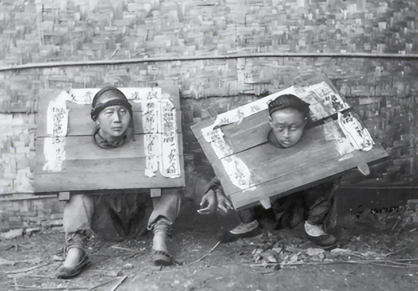 变态的纳粹德国，*光脱**犹太人女人衣服，集体*杀屠**!4