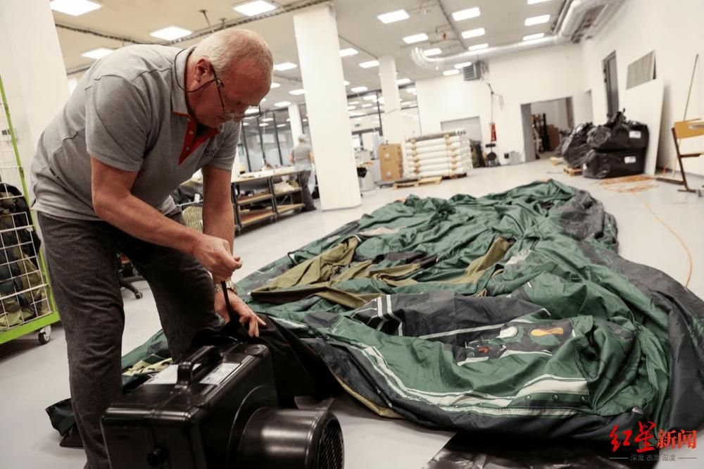 澳援乌“纸飞机”，便宜好使！提醒了中国，义乌可使劲造打台军