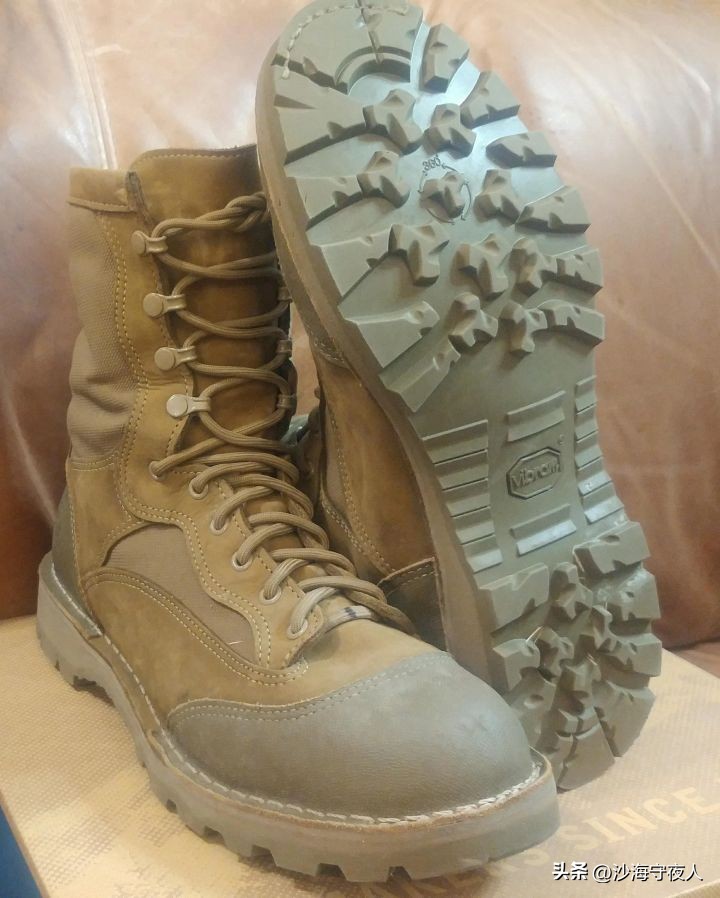 部队里的军靴鞋底有多厚,现代军靴