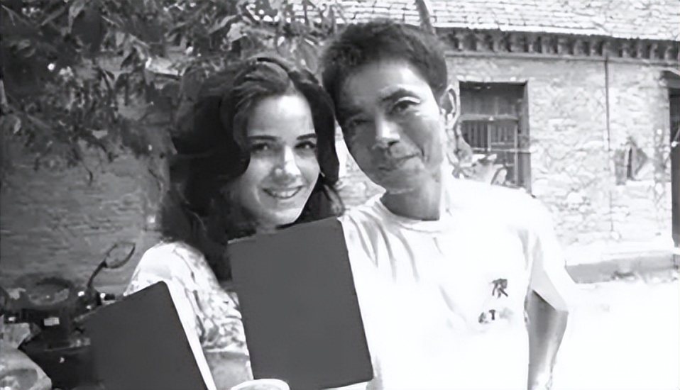 中国农村小伙娶外国美女，后定居美国相妻教女，15年过去仍很幸福