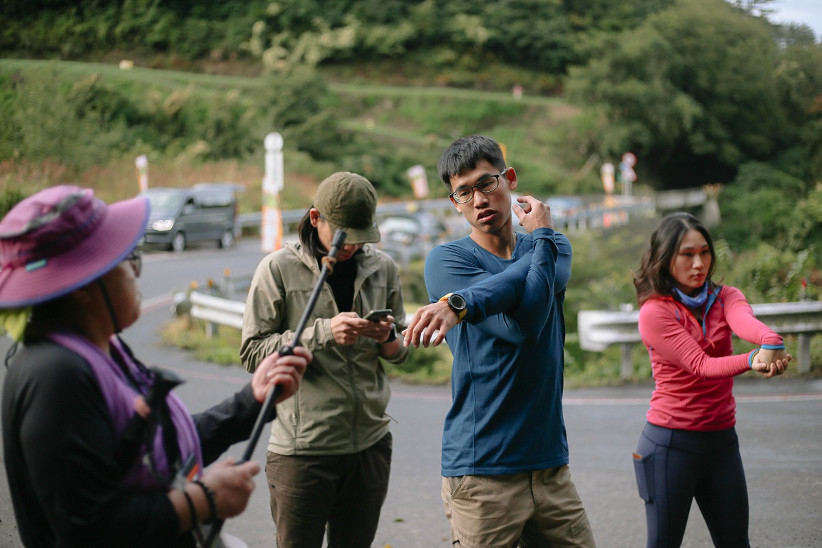 爬山导致膝盖疼怎么恢复,爬山回来防止腿疼怎么办