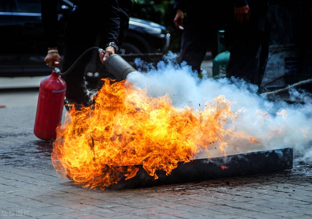 水基灭火器和干粉灭火器报废年限,过期灭火器的处理方法