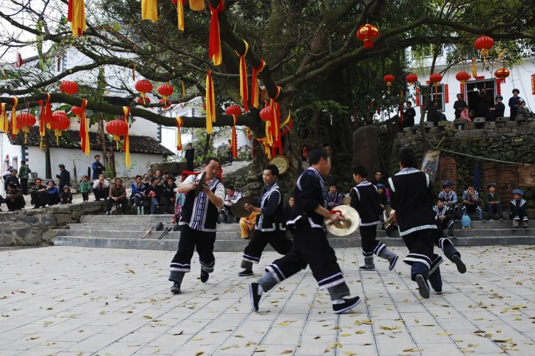 黔西南兴义布依族风情,黔西南晴隆布依族有几种服饰