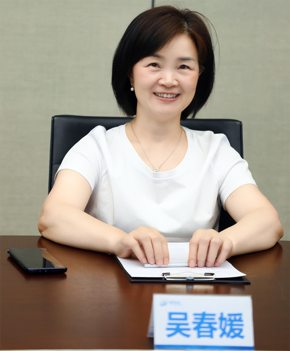 她，从护士到深圳女首富，手握8000项专利，苹果每年上缴100多亿